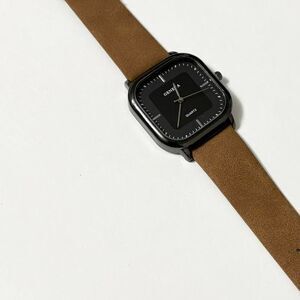 Unisex Geneva Quartz Watch With Leather Band